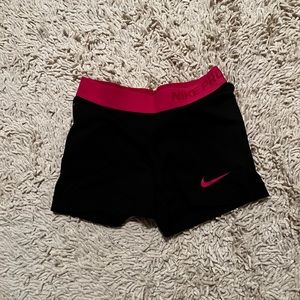 Nike pro shorts size small